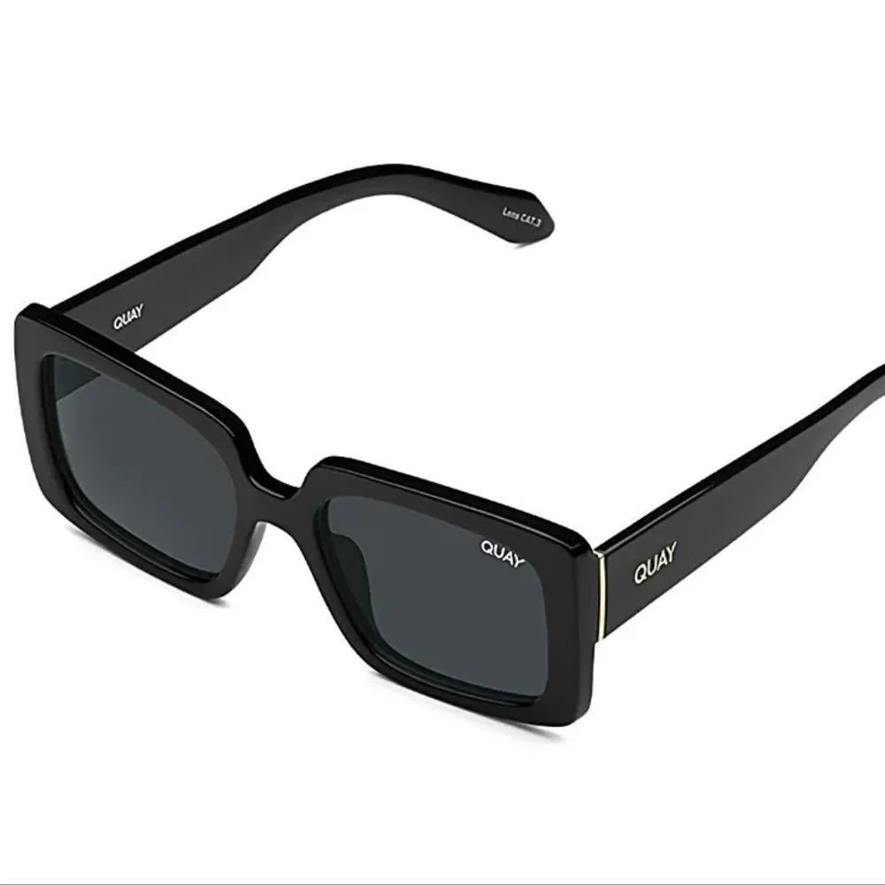 Quay Australia Total Vibe Oversized Sunglasses- Black Frame/Smoke Lens‎